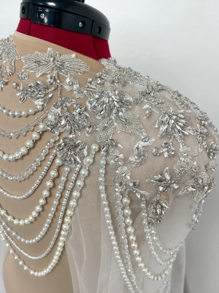 KENNY white cape with crystals