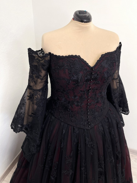 ASTRID black and red basque waist dress